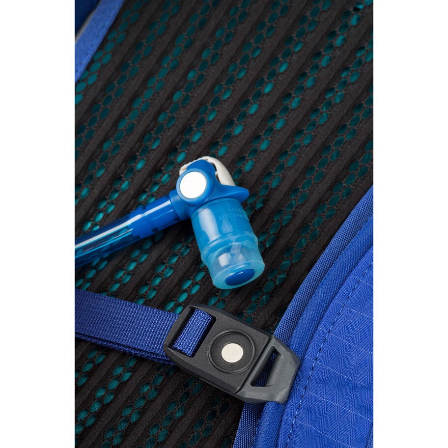 Avos 15 H2O in the color Outlet | Riviera Blue. image number 6